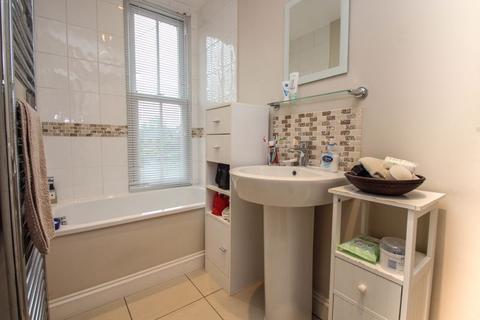 5 Elm Road, Claygate, Esher, KT10 0EH