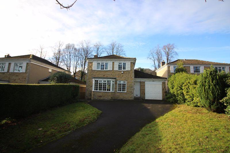 Broomfield Avenue, Savile Park, Halifax 4 bed detached house £375,000