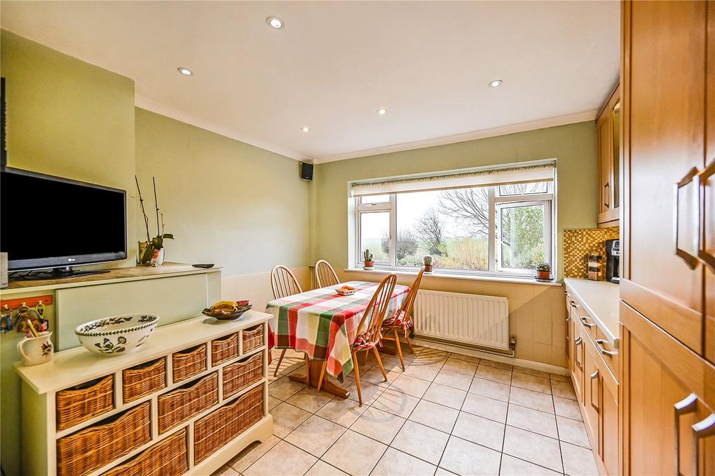 Headcorn Road, Platts Heath... 4 bed bungalow £550,000