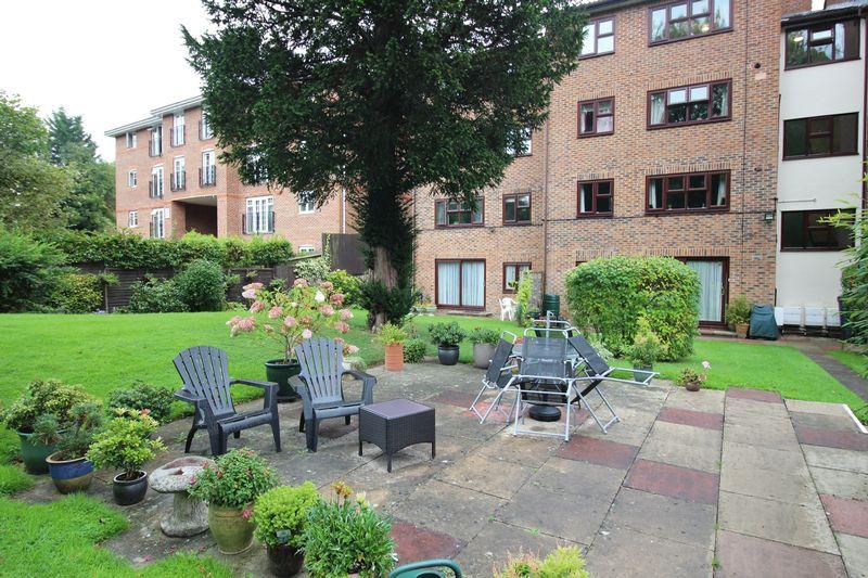 Retirement Flat, Croydon Road, Caterham 1 bed retirement property £
