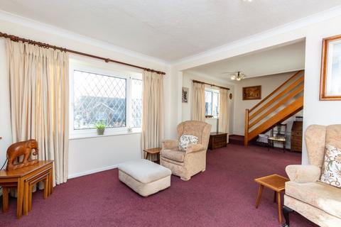 4 Dawn Crescent, Upper Beeding, Steyning, BN44 3WH