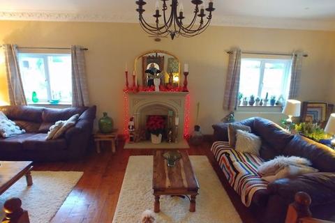 1 The Close, Paignton, TQ4 6JQ