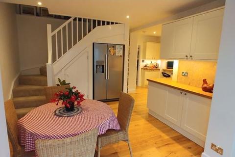 1 The Close, Paignton, TQ4 6JQ