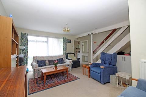 42 Nicola Close, South Croydon, CR2 6NB