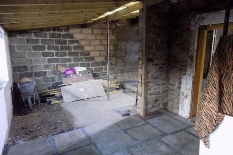 9 Pyrah Fold, Wyke, Bradford, BD12 8BL