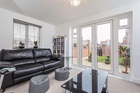 115 Burden Drive, Bishopdown, Salisbury, SP1 3QG