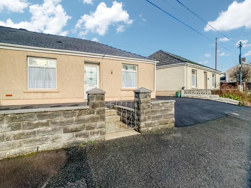 Upper Mill, Pontarddulais, Swansea 2 bed semidetached bungalow £160,000