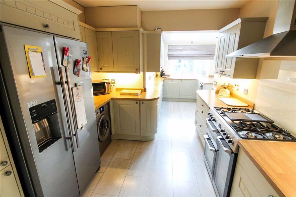 Good sized kitchen