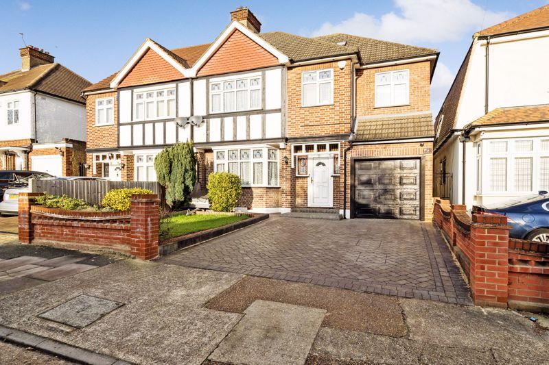 Highfield Crescent, Upminster Bridge 5 bed semidetached house £625,000