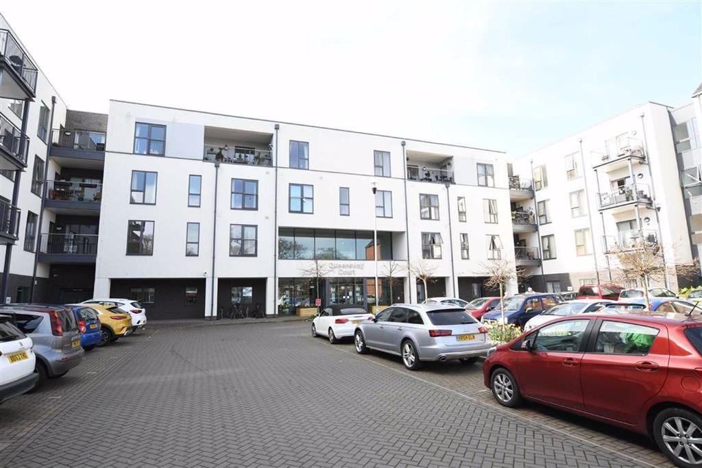 Queensway Court, Queensway, Leamington Spa 2 bed flat £220,000