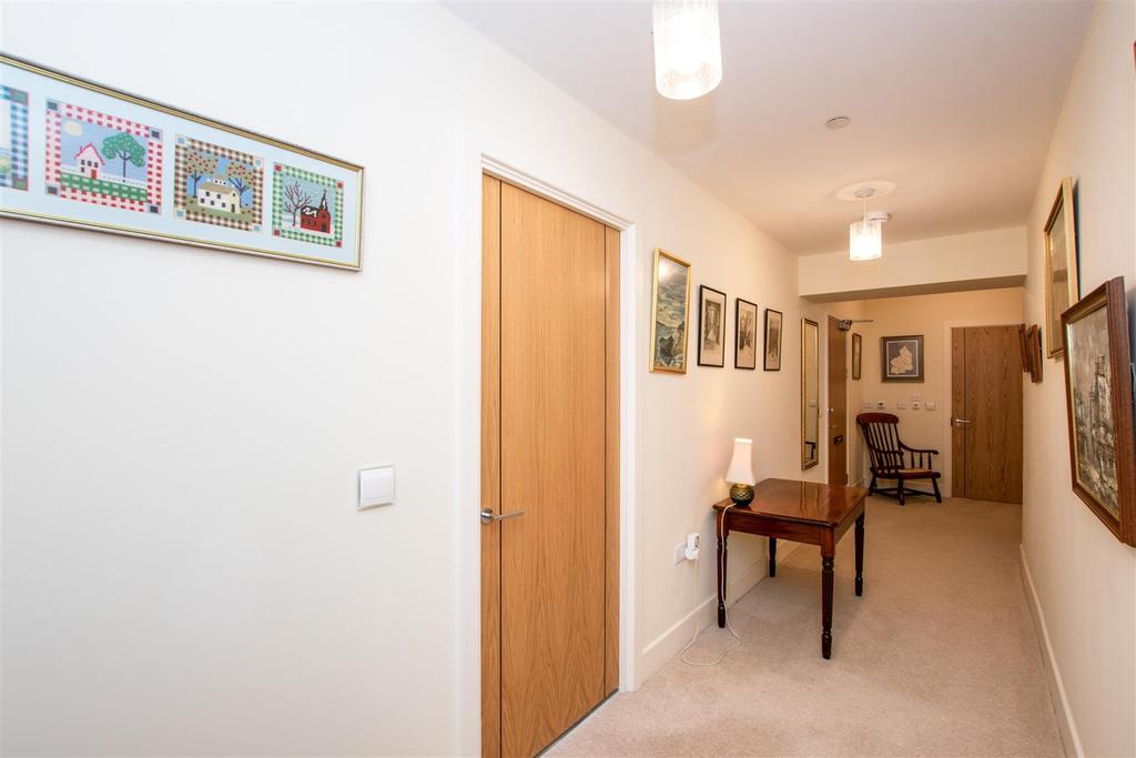 Hallway.jpg