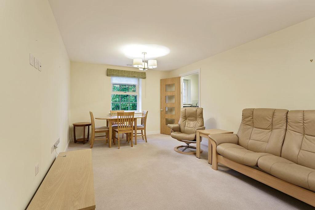 Wykeham Court, Winchester Road, Wickham, Fareham 1 bed apartment £260,000