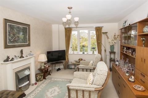 1 bedroom apartment for sale - Farringford Court, 1 Avenue Road, Lymington, Hampshire