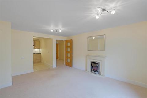 1 bedroom apartment for sale, Cartwright Court, Church Street, Malvern, Worcestershire, WR14 2GE