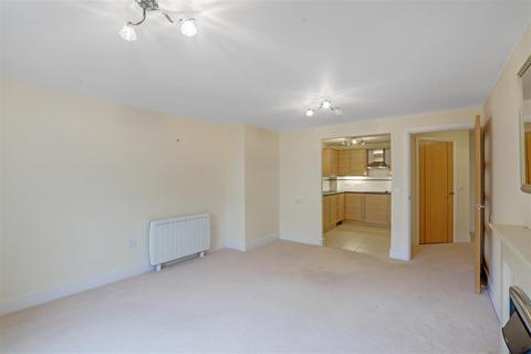 1 bedroom apartment for sale, Cartwright Court, Church Street, Malvern, Worcestershire, WR14 2GE