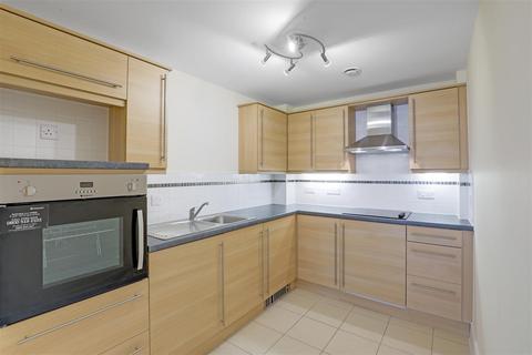 1 bedroom apartment for sale, Cartwright Court, Church Street, Malvern, Worcestershire, WR14 2GE