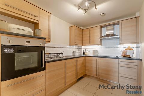 1 bedroom apartment for sale, Cartwright Court, Church Street, Malvern, Worcestershire, WR14 2GE