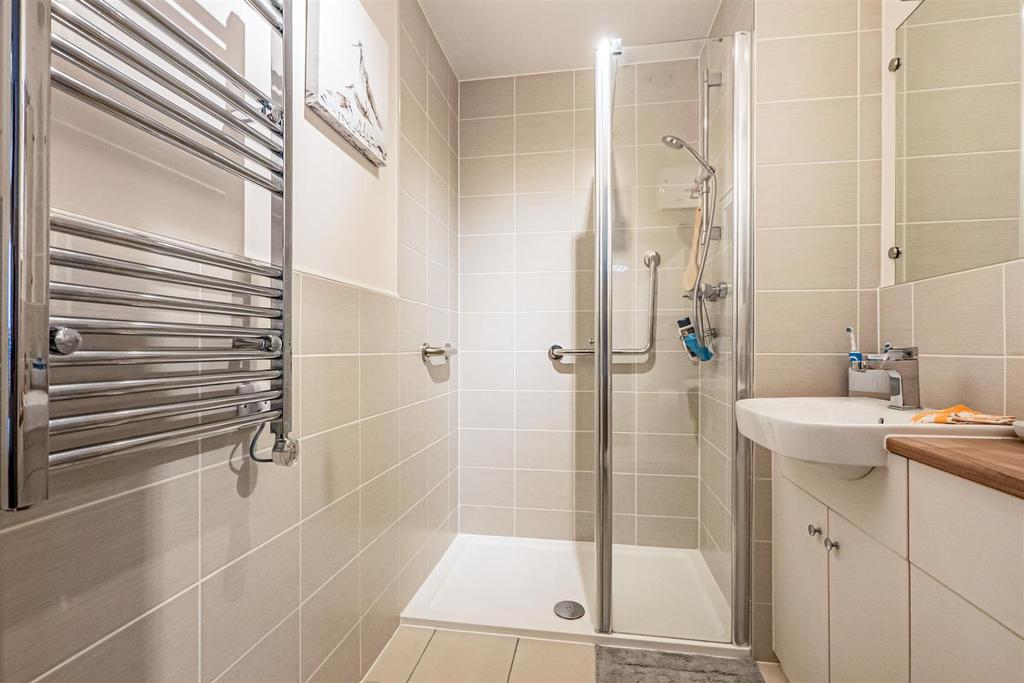 Shower room (2).jpg