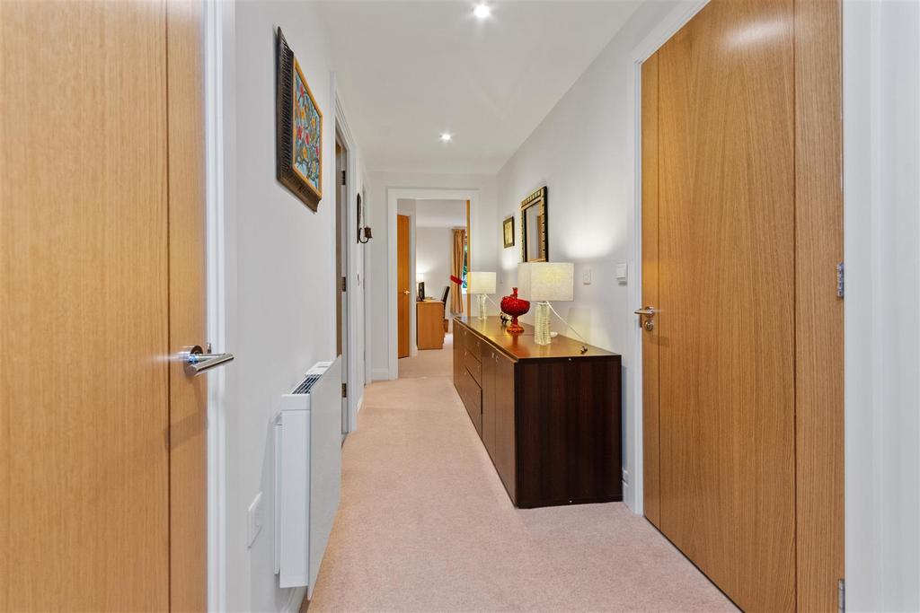 XKMCS - Apt. 2 Clarendon 48 Tower Rd - 1.jpg