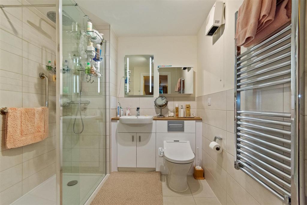 XKMCS - Apt. 2 Clarendon 48 Tower Rd - 13.jpg