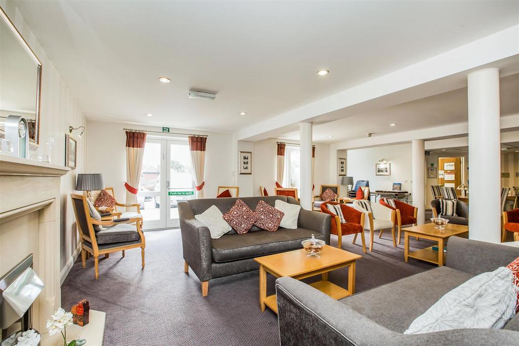 Trinity Court- Residents Lounge.jpg