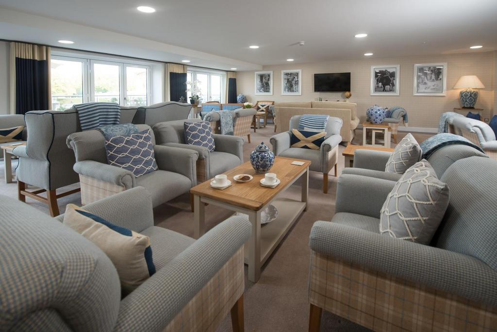 River-View Lounge .jpg