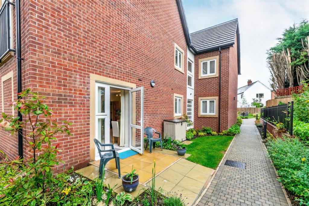 Brindley Gardens, Bilbrook, Wolverhampton, WV8 1FL 2 bed apartment £
