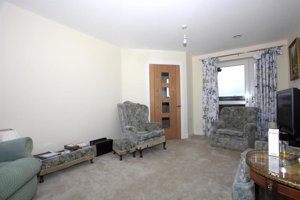 Living Room..JPG
