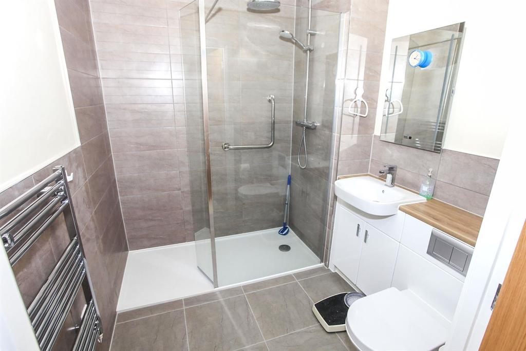 En Suite Shower Room.jpg