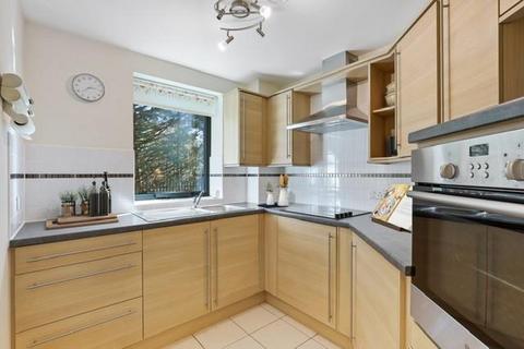2 bedroom apartment for sale, Jenner Court, St. Georges Road, Cheltenham, Gloucestershire, GL50 3ER