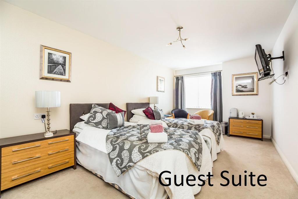 Guest suite