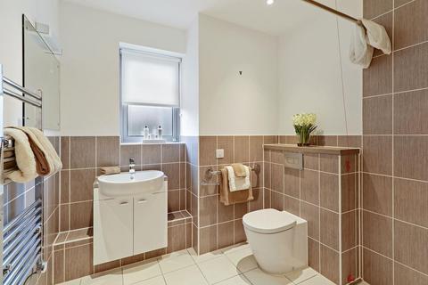 2 bedroom apartment for sale - Liberty House, Kingston Road, Raynes Park, London SW20 8DA