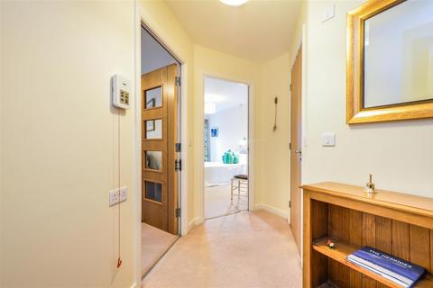 1 bedroom apartment for sale - Lyle Court, 25 Barnton Grove, Edinburgh