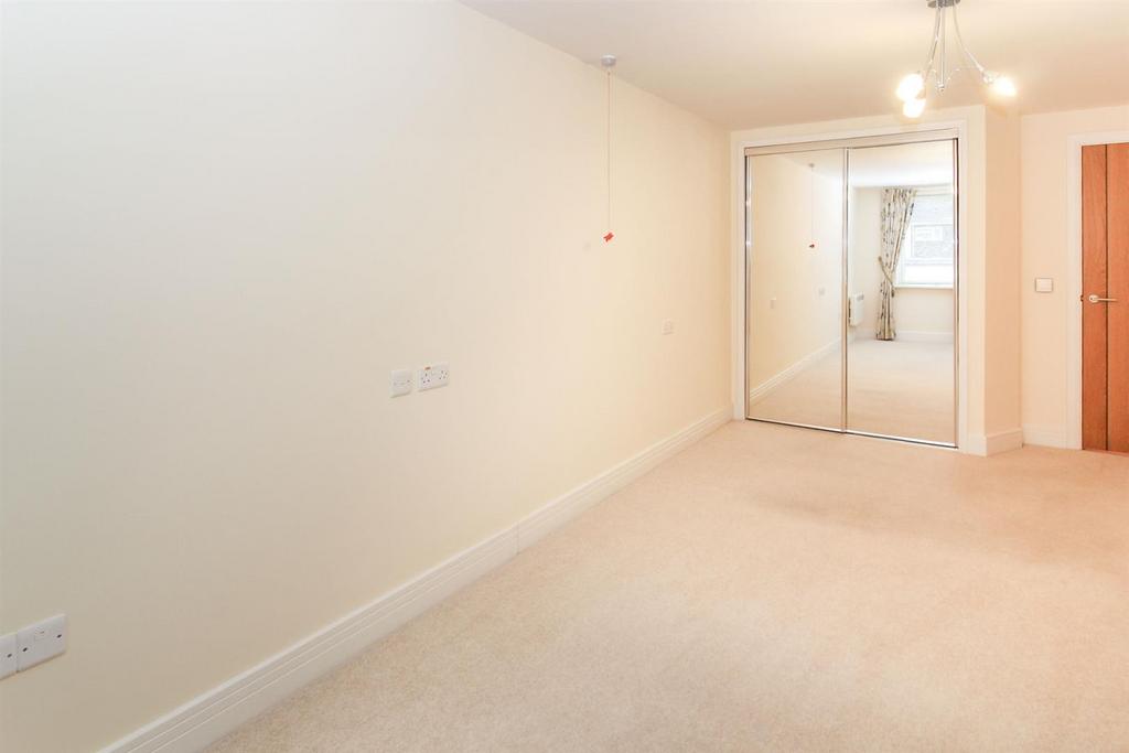 Bedroom...jpg