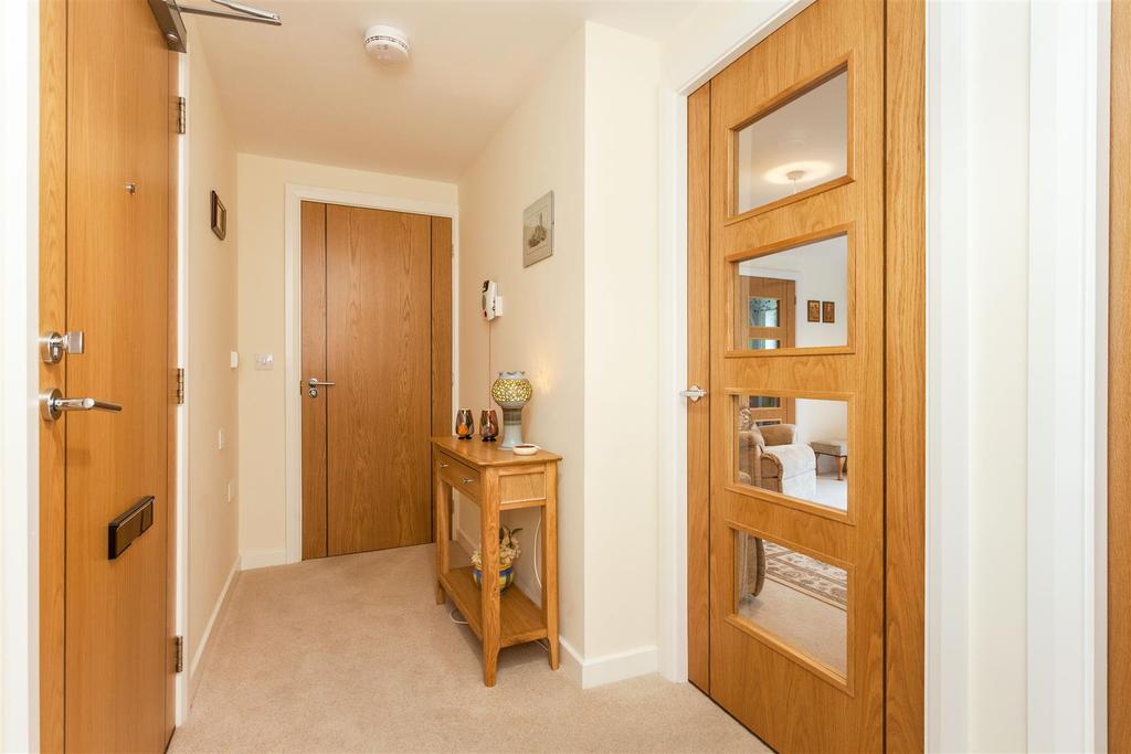 Entrance Hall 12 FC.jpg