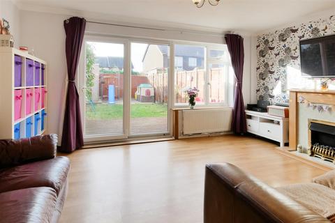 39 Blenheim Road, Yapton, Arundel, BN18 0HH