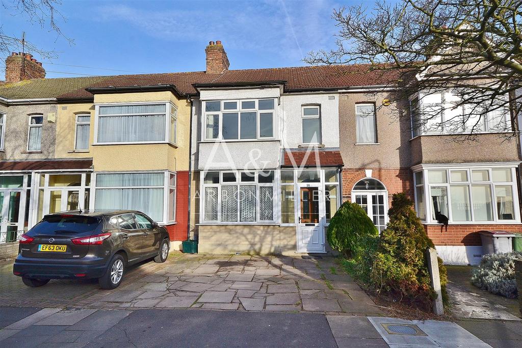Hazelbrouck Gardens, Hainault 3 bed terraced house £1,500 pcm (£346 pw)