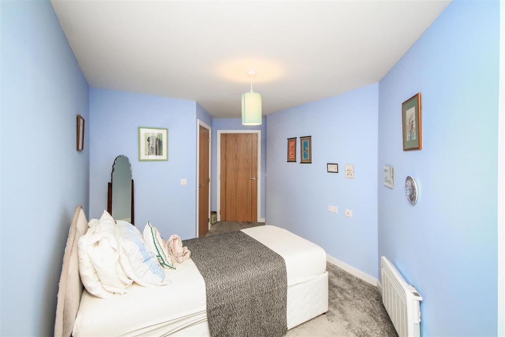 Bedroompic2.jpg