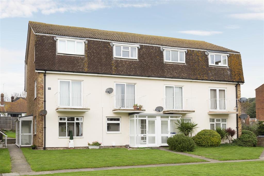 Cheviot Court, Broadstairs 2 bed apartment £250,000