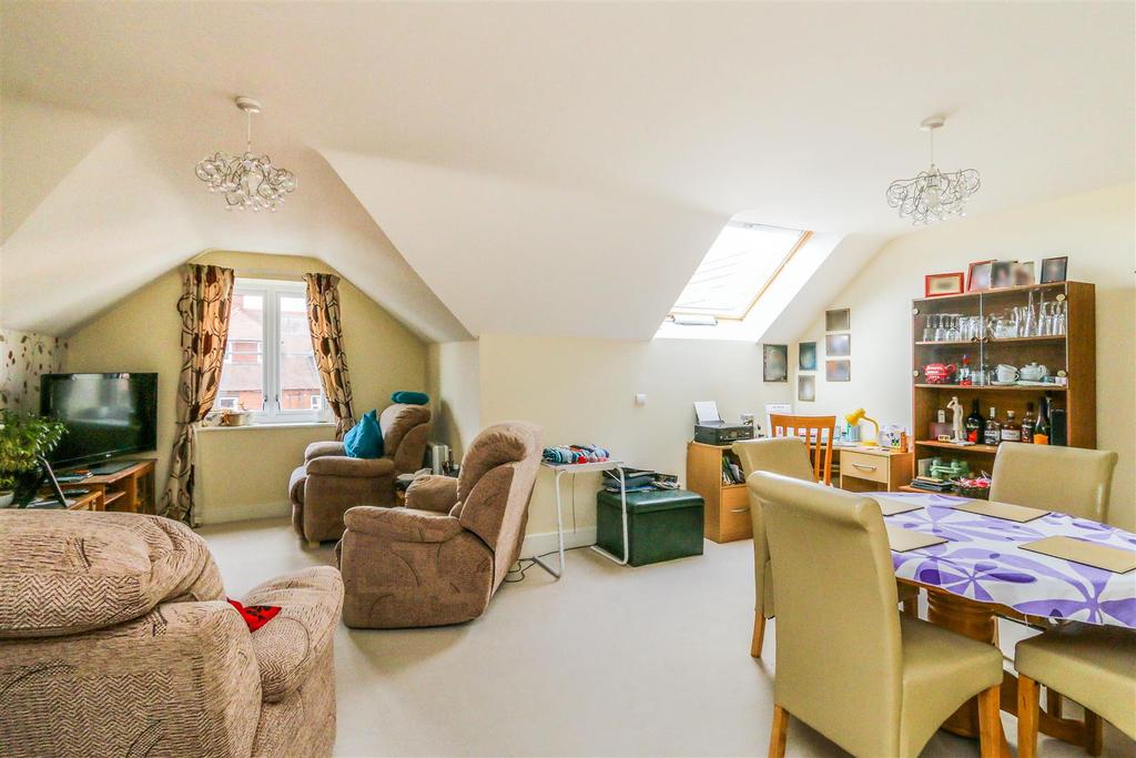 McKinlay Court, Tresham Close, Kettering 2 bed apartment £215,000