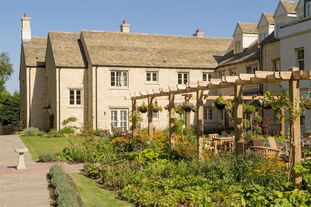 Lewsey Court (general view).jpg