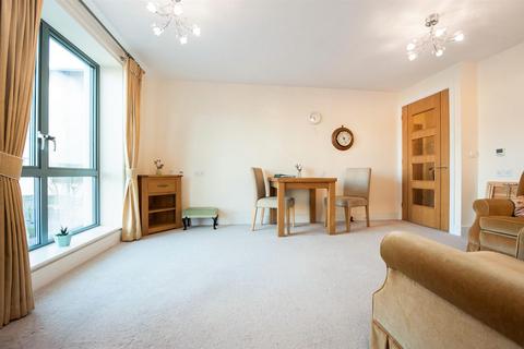 1 bedroom apartment for sale, Jenner Court, St. Georges Road, Cheltenham, Gloucestershire, GL50 3ER