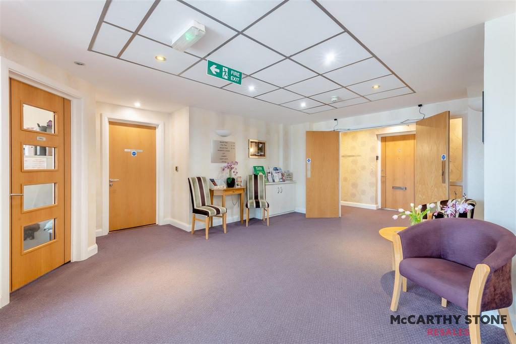 8587339-interior19.jpg