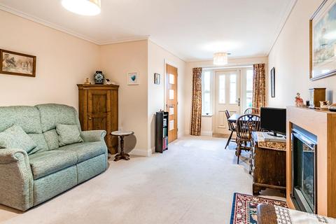 1 bedroom apartment for sale - Wykeham Court, Winchester Road, Wickham, Fareham, Hampshire, PO17 5EU