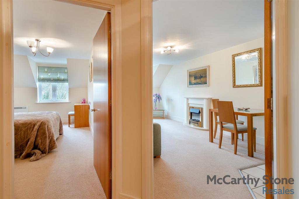 8640637-interior06.jpg