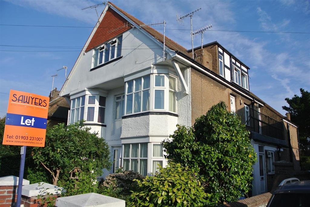 Rugby Road, Worthing 2 bed flat £775 pcm (£179 pw)