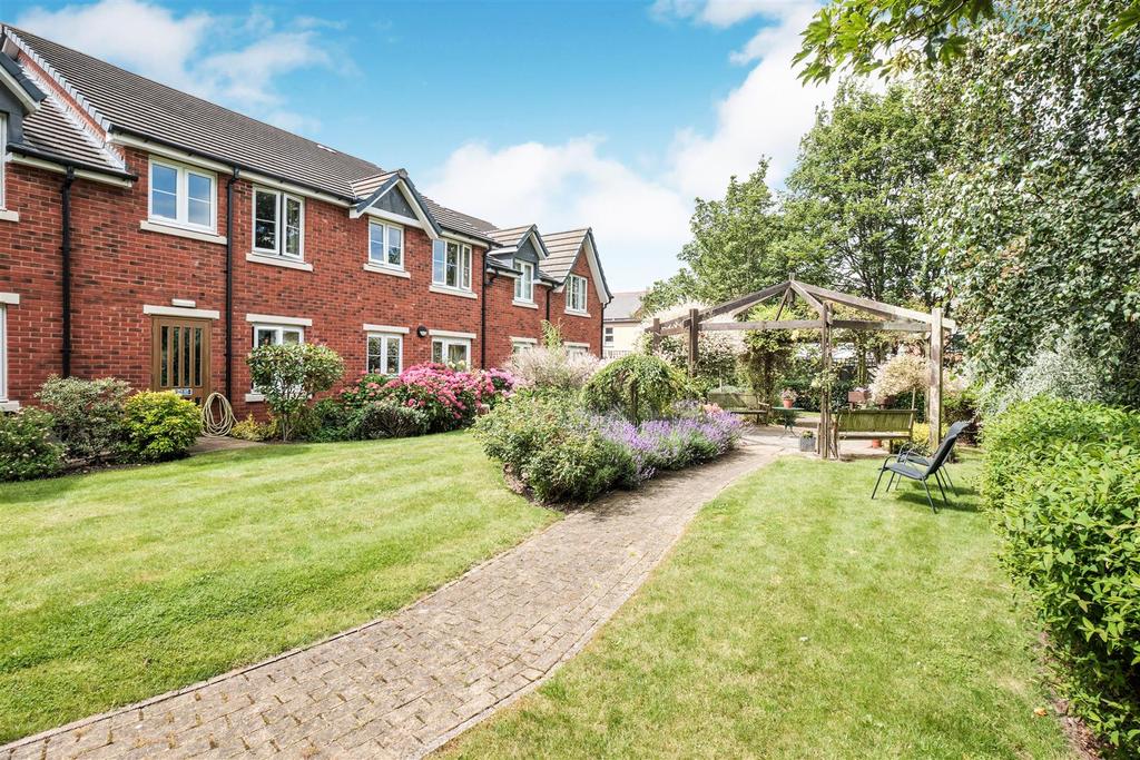 Poppy Court- The Gardens