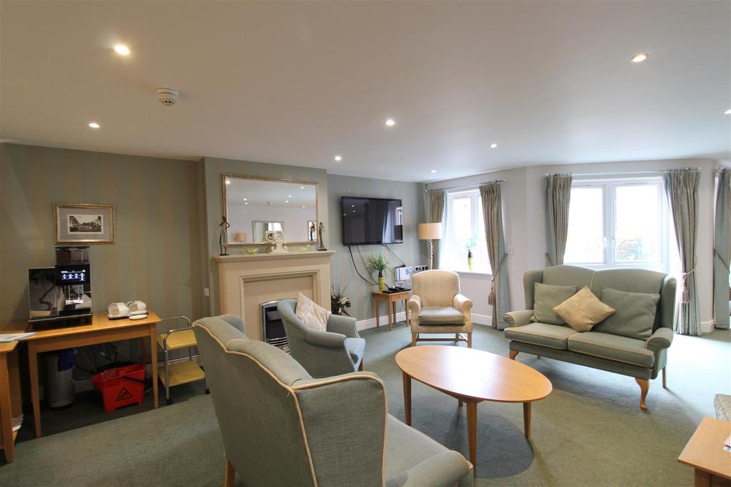 Poppy Court-Homeowners Lounge (1).jpg