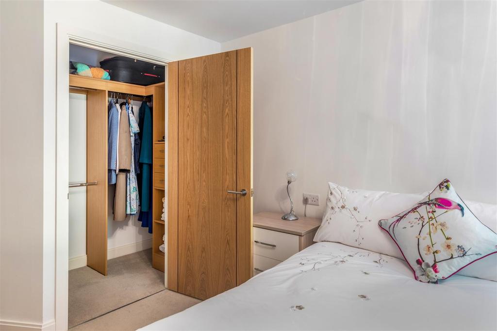 Walk in Wardrobe.jpg