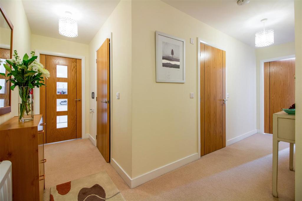 Hallway 7 Beacon Court.jpg